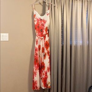 Beautiful floral dress!